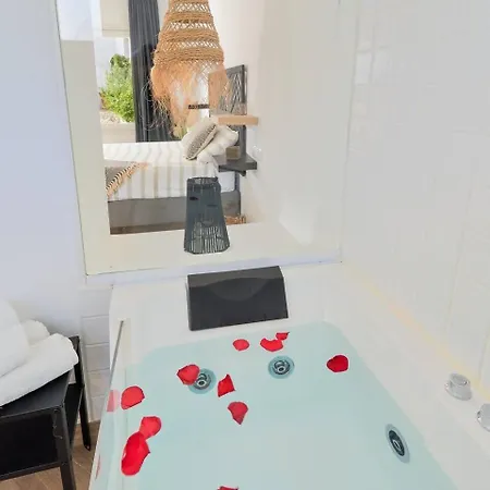 Luxury Mauresque Jazuzzi Andalu * Торремолинос